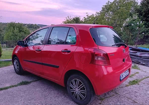 Toyota Yaris cena 8000 przebieg: 250034, rok produkcji 2006 z Wieliczka małe 172